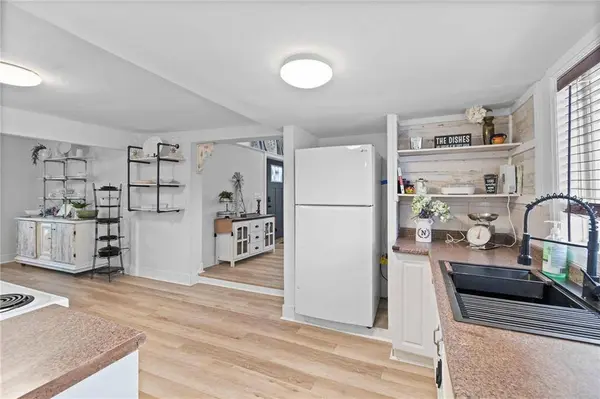 1205 SW South AVE, Blue Springs, MO 64015