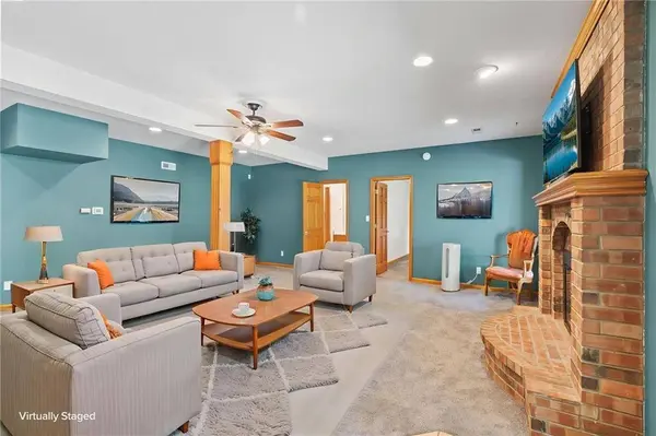 702 Bellerive CT, Lansing, KS 66043