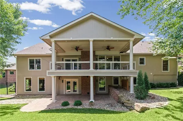 702 Bellerive CT, Lansing, KS 66043