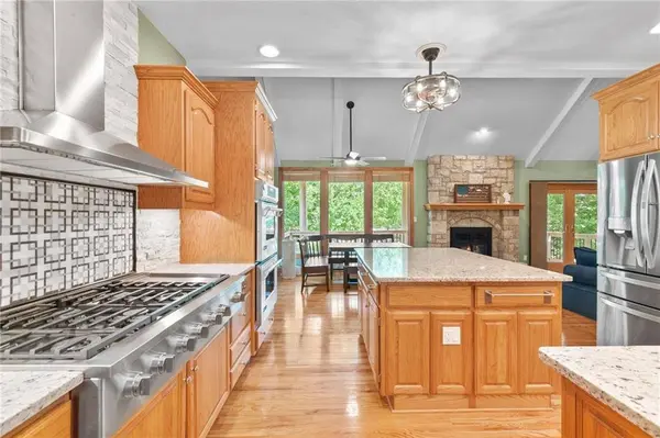 702 Bellerive CT, Lansing, KS 66043