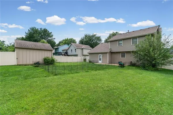 224 S Chambery DR, Olathe, KS 66061