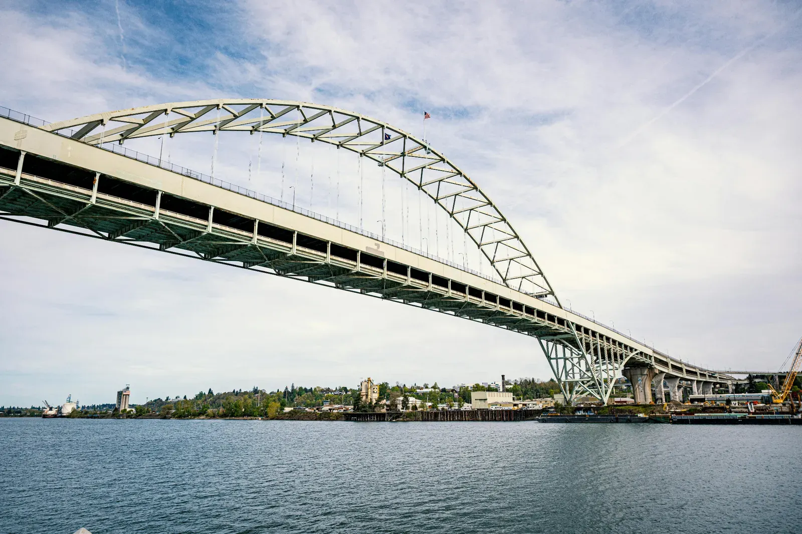Fremont Bridge tied-arch over the Willamette with Portland skyline