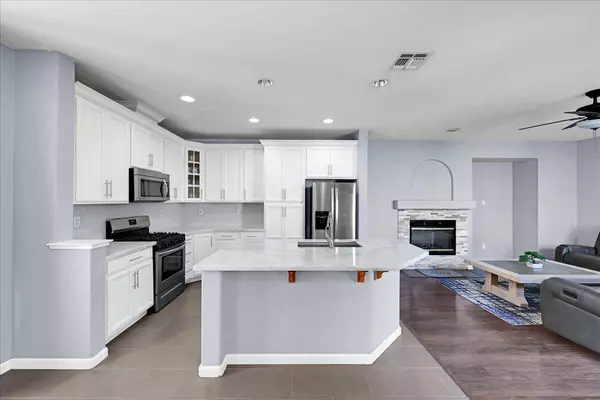 341 Barnhart CIR, Sacramento, CA 95835