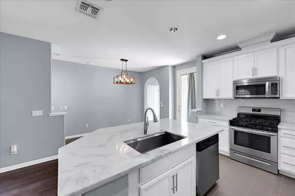 341 Barnhart CIR, Sacramento, CA 95835