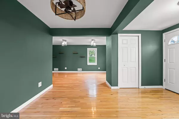 10104 FERGUSON RD, Parkville, MD 21234