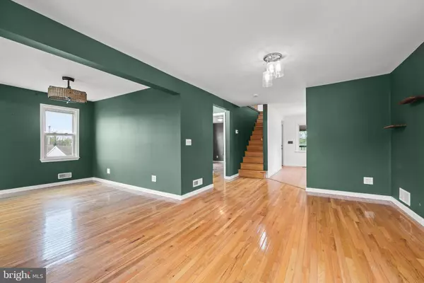 10104 FERGUSON RD, Parkville, MD 21234