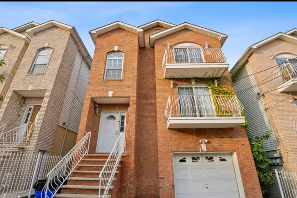 31 Chester Ave E #1, Newark, NJ 07104-4101