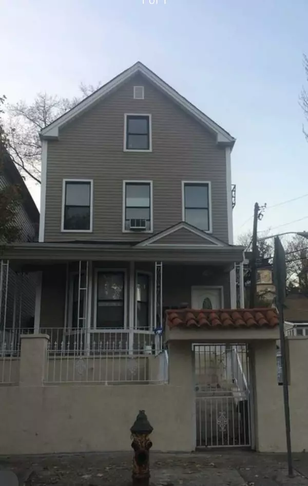 332 Summer Ave #3, Newark, NJ 07104-2811
