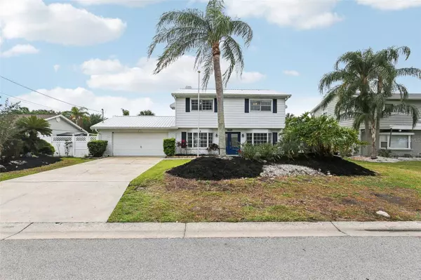 8706 ELMWOOD LN, Tampa, FL 33615