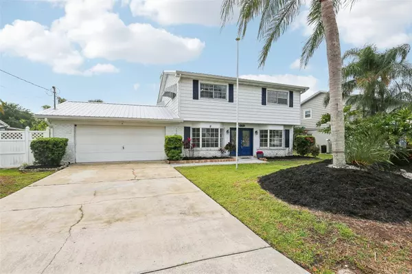 8706 ELMWOOD LN, Tampa, FL 33615