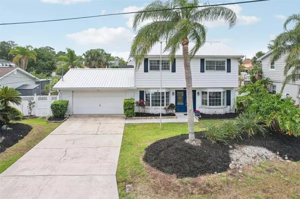 8706 ELMWOOD LN, Tampa, FL 33615