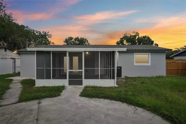 4108 BERKLEY DR, Tampa, FL 33610