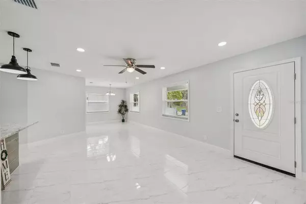 4108 BERKLEY DR, Tampa, FL 33610