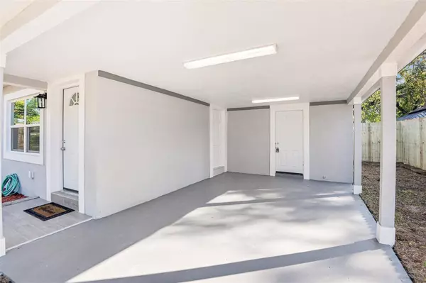 2425 S RAMONA CIR, Tampa, FL 33612