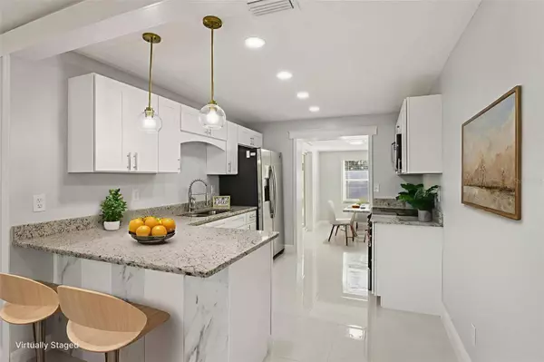 2425 S RAMONA CIR, Tampa, FL 33612