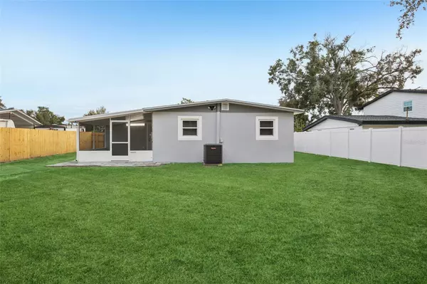 10120 ALAMBRA AVE, Tampa, FL 33619