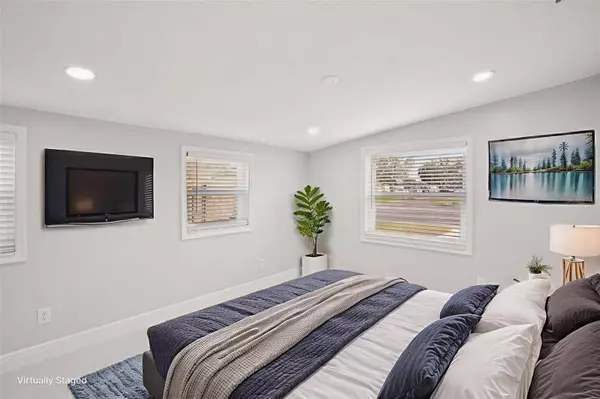 10120 ALAMBRA AVE, Tampa, FL 33619