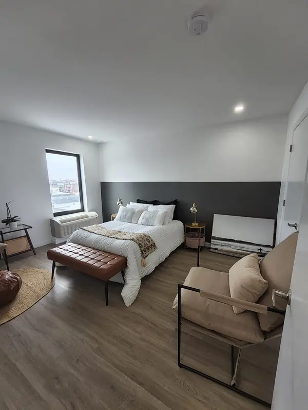556 Market St, Newark City, NJ 07105-7047