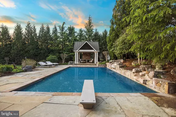 11820 PLANTATION DR, Great Falls, VA 22066