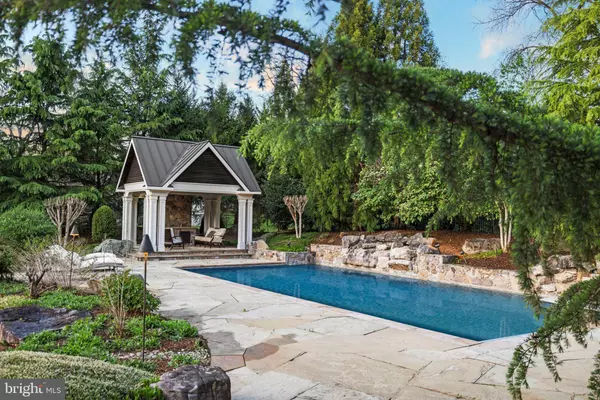 11820 PLANTATION DR, Great Falls, VA 22066