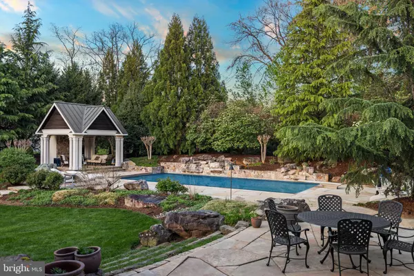 11820 PLANTATION DR, Great Falls, VA 22066