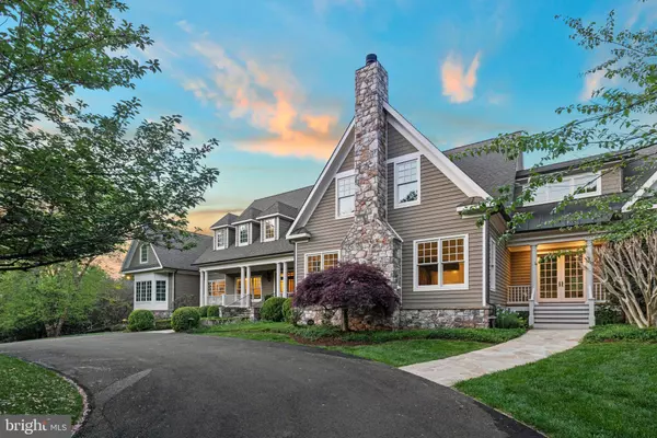 11820 PLANTATION DR, Great Falls, VA 22066