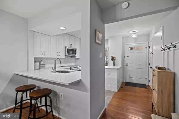2512-E S ARLINGTON MILL DR #5, Arlington, VA 22206