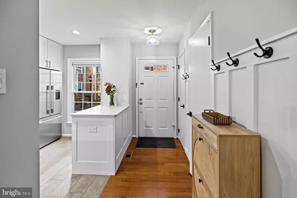 2512-E S ARLINGTON MILL DR #5, Arlington, VA 22206