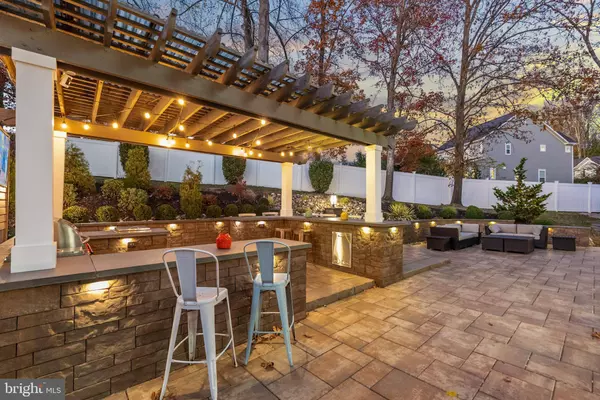 12882 CROUCH DR, Fairfax, VA 22030