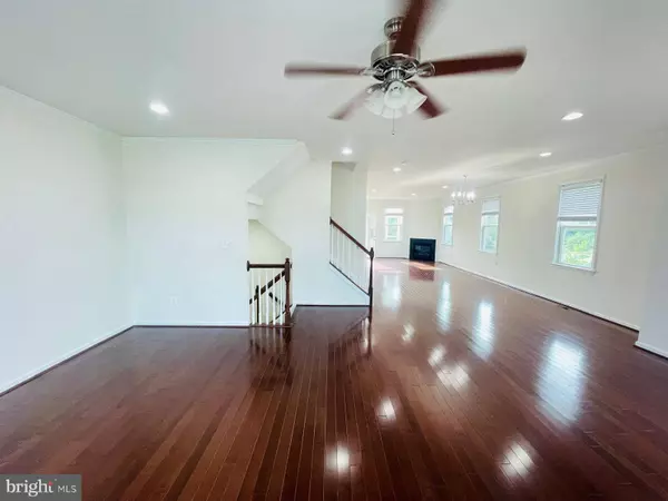 24677 CAPECASTLE TER, Aldie, VA 20105