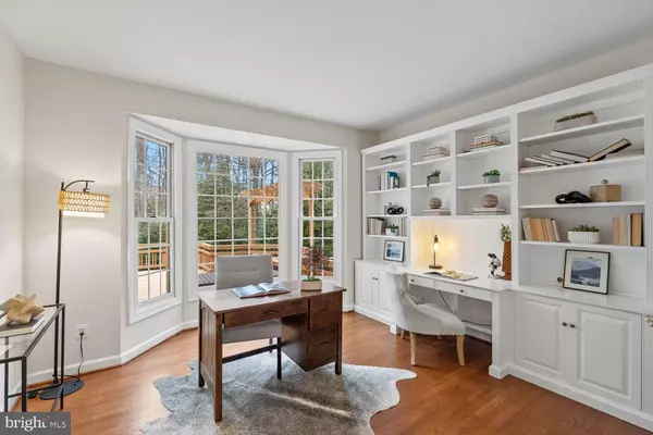 1050 NORTHFALLS CT, Great Falls, VA 22066