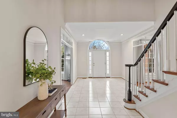 1050 NORTHFALLS CT, Great Falls, VA 22066