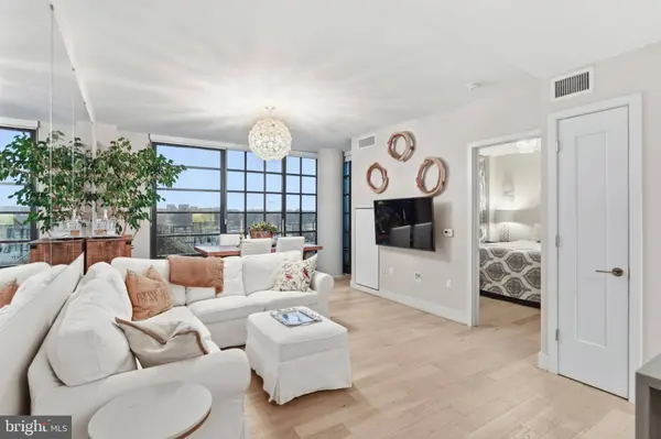 45 SUTTON SQ SW #403, Washington, DC 20024