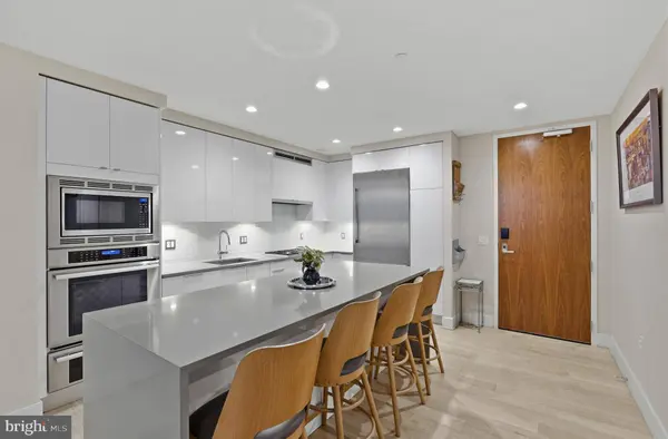 45 SUTTON SQ SW #403, Washington, DC 20024