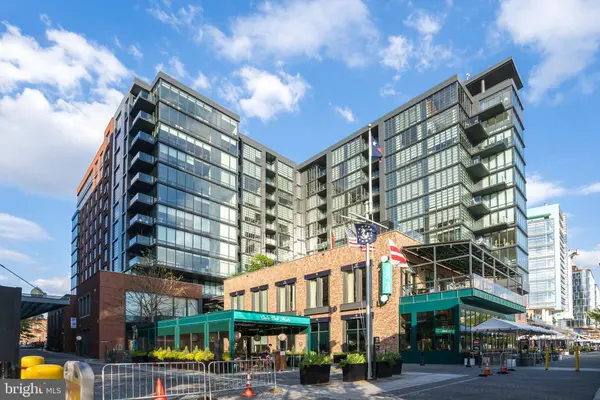 45 SUTTON SQ SW #403, Washington, DC 20024