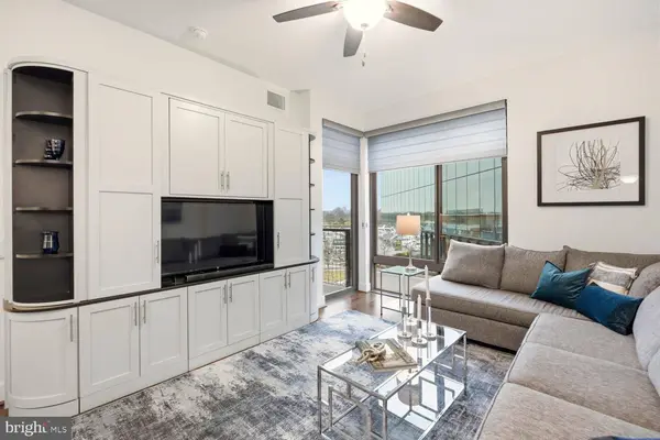 525 WATER ST SW #403, Washington, DC 20024