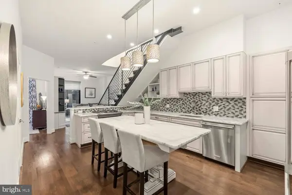 525 WATER ST SW #403, Washington, DC 20024