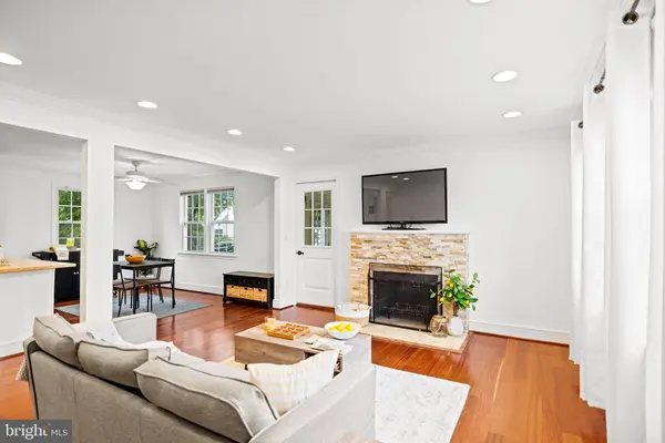 7241 LEE HWY, Falls Church, VA 22046