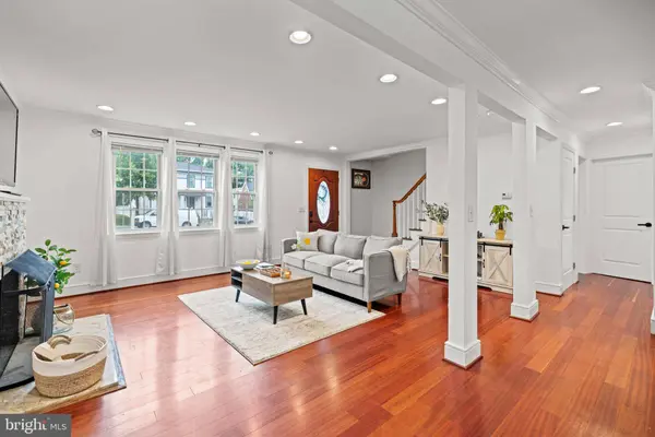 7241 LEE HWY, Falls Church, VA 22046