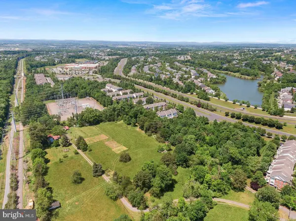 43537 GRAVES LN, Ashburn, VA 20147