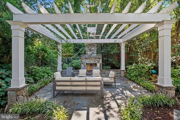 7725 OLDCHESTER RD, Bethesda, MD 20817