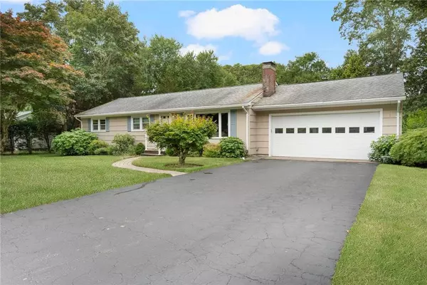 185 Sunnybrook DR, North Kingstown, RI 02852