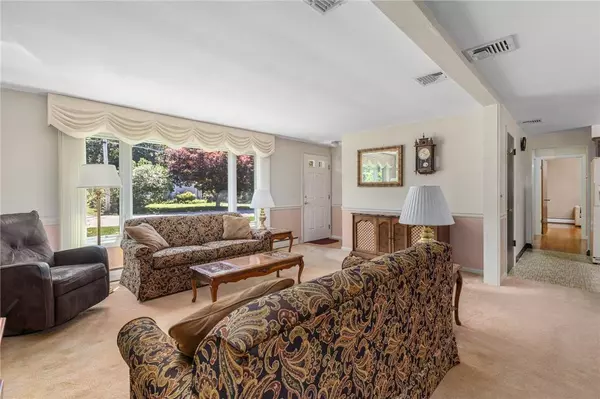 185 Sunnybrook DR, North Kingstown, RI 02852