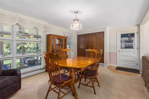 185 Sunnybrook DR, North Kingstown, RI 02852