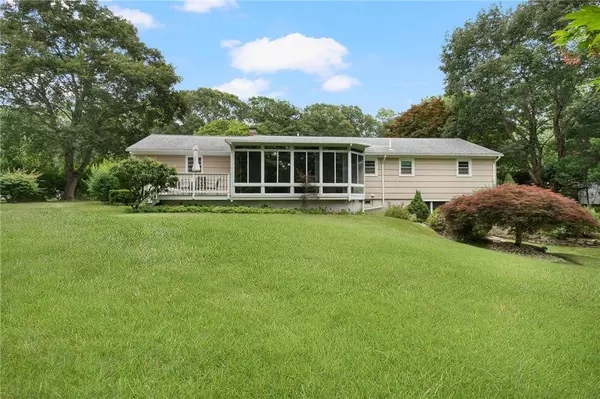 185 Sunnybrook DR, North Kingstown, RI 02852