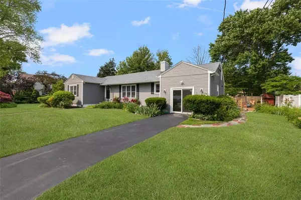 6 Humes AVE, Warwick, RI 02889