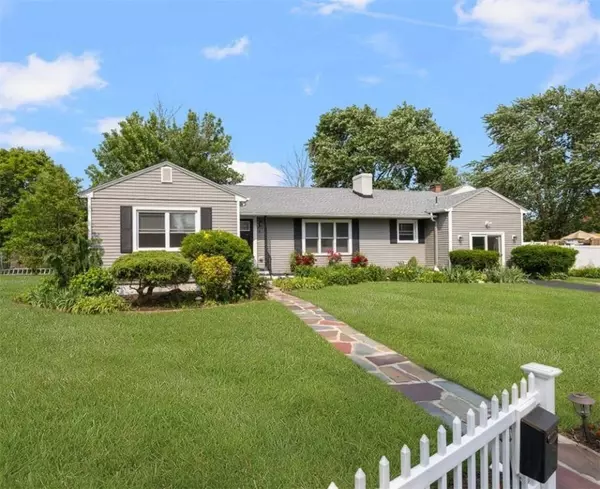 6 Humes AVE, Warwick, RI 02889