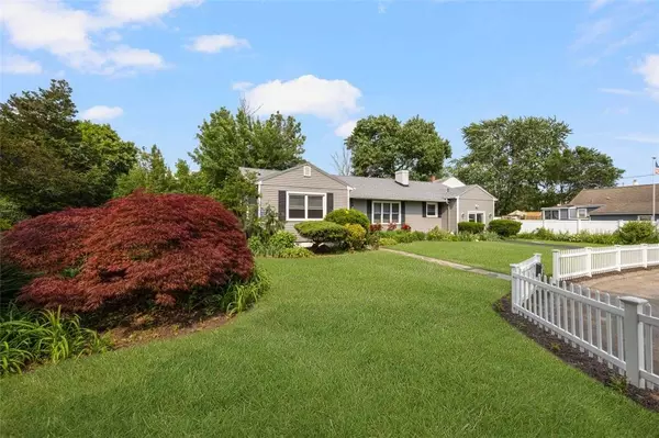 6 Humes AVE, Warwick, RI 02889