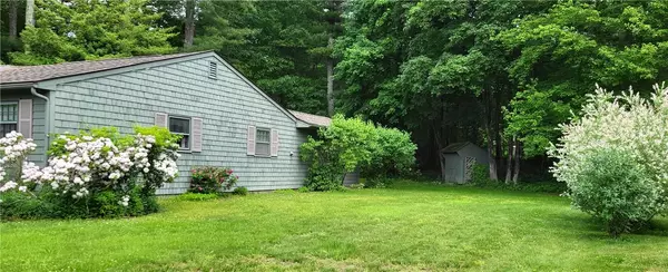25 Brook DR, Hopkinton, RI 02832