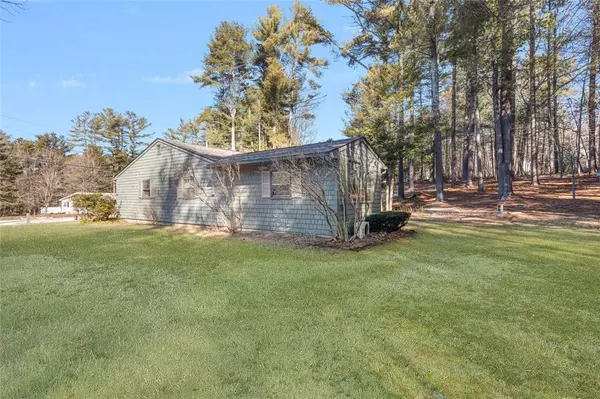 25 Brook DR, Hopkinton, RI 02832